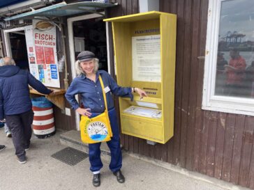 Weltpremiere in Oevelgönne – erstes dauerhaftes Flaschenpostamt eröffnet